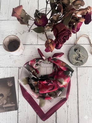 Trend Dokunuş Kadın Gül Desenli Fular