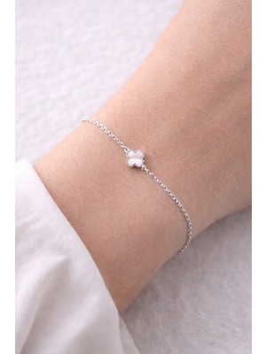 Paxteks Beyaz Sedef Taşlı Yonca Figürlü Gümüş Renk Çelik Bileklik Model 4 – Kararma Yapmaz, Minimal ve Zarif Kadın Bilekliği