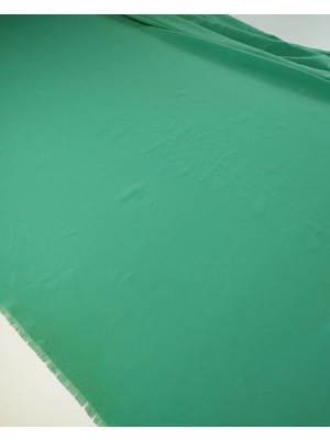 Kumaş Parça Yeşil Renkte Krep Şifon Kumaş 150X220CM