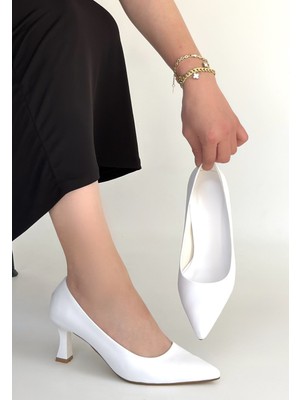 Alfaze Beyaz Cilt Sivri Burun Ince Topuklu Ayakkabı Topuk Boyu 6,5 cm