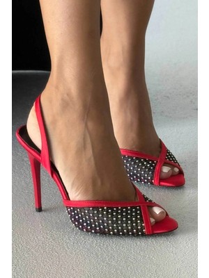Ayakkabı Prensi Arlo Taş Detaylı Kırmızı Saten Klasik Topuklu Ayakkabı Kadın