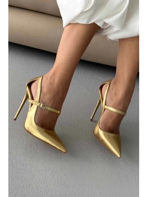 Ayakkabı Prensi Leida Taşlı Toka Detaylı Gold Kırışık Stiletto, Topuklu Ayakkabı Kadın