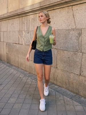 LTB V Yaka Düğmeli Basic Yeşil Bluz