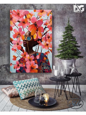 Şehber Tekli Dikey Kanvas Tablo Çiçekler Altında Güneş Gözlüklü Kadın Kanvas Duvar Tablosu