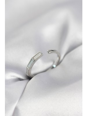 Mustran Gümüş Renk Sedefli Çubuk Model Kadın Yüzük