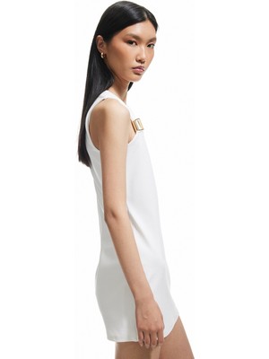 Koton Astarlı Metal Aksesuarlı Asimetrik Yaka Kolsuz Mini Elbise