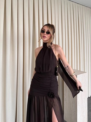Laluvia Kahverengi Gül Detaylı Şifon Elbise - 2485
