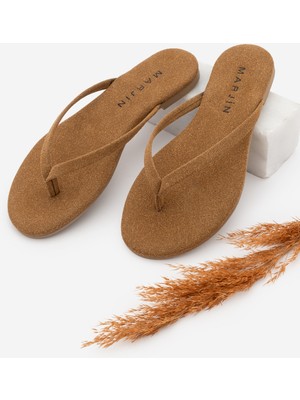 Marjin Kadın Ince Bantlı Parmak Arası Yuvarlak Burun Günlük Terlik Navisa Taba Süet