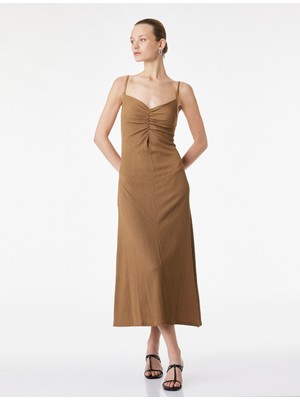 Koton Bürümcük Kumaş Rahat Kalıp Büzgü Detaylı Ip Askılı Midi Boy Elbise