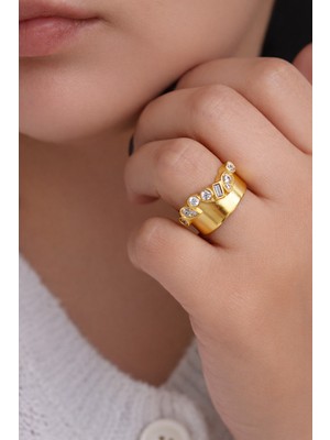Silveranka Altın Kaplama Bezel Taş Detaylı Gold Şerit Yüzük