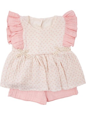 by BebekOdam Kız Bebek Ekru Pembe Kolları Fırfırlı Fisto Fiyonklu Desenli Şortlu Müslin 2'li Takım - 1016784