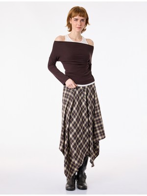 Koton Slim Fit Asimetrik Yaka Atlet Detaylı Viskon Karışımlı Uzun Kollu Tişört