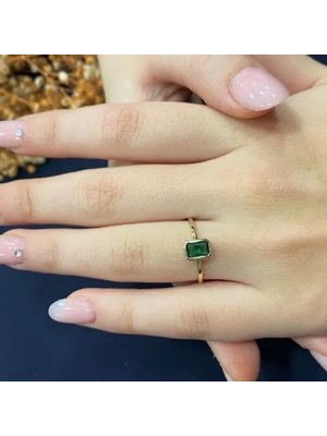 Hepimitu Zümrüt Renkli Altın Tektaş Yüzük YZA.103.01