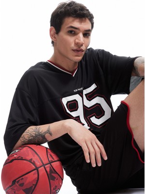 Koton Kısa Kollu V Yaka Çizgi Detaylı Oversize Kolej Baskılı Spor Tişört