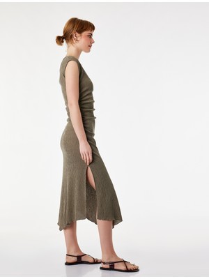 Koton Drape Detaylı Asimetrik Kesim Bisiklet Yaka Kolsuz Midi Elbise