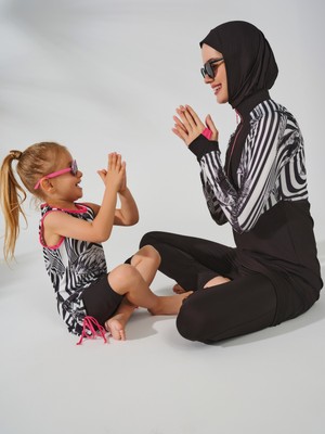 Alfasa Flamingo Desenli Yanları Büzgülü Sıfır Kol Şort Taytlı Çocuk Mayo 24103-25 Siyah