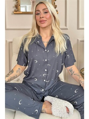 Pijama Evi Antrasit Moon Star Desenli Bambu Önden Düğmeli Kısa Kol Pijama Takımı
