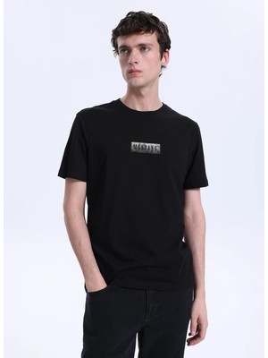 Mustang Bisiklet Yaka Baskılı Siyah Erkek T-Shirt M6SM-TST1598