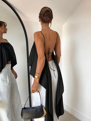 Afri Iyah Ince Askılı Arkadan Bağlamalı Asimetrik Kuyruklu Saten Bluz