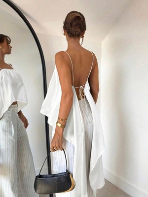 Afri Beyaz Ince Askılı Arkadan Bağlamalı Asimetrik Kuyruklu Saten Bluz