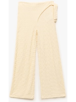 Koton Yandan Bağlama Detaylı Dokulu Kruvaze Geniş Paça Pantolon