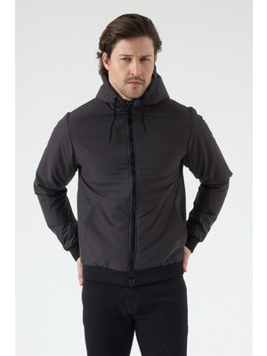 Level High Erkek Kapüşonlu Antrasit Yağmurluk, Hafif Dolgulu, Suya Dayanıklı ve Rüzgar Korumalı