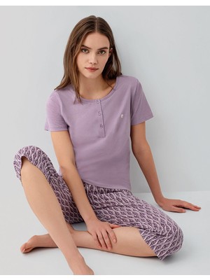 Pierre Cardin Kadın %50 Pamuk %50 Modal Kapri Pijama Takımı – Düğmeli Kısa Kollu Üst ve Desenli Kapri Alt