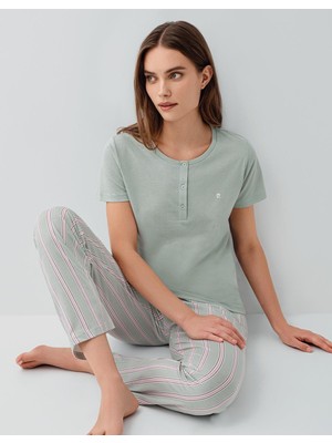 Pierre Cardin Kadın Su Yeşili Kısa Kollu Düğmeli Yaka Pijama Takımı – %50 Pamuk %50 Modal, Cepli Çizgili Alt