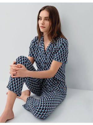 Pierre Cardin Kadın Düğmeli Kutulu Pijama Takımı – %50 Pamuk %50 Modal, Üst Kısa Kollu ve Düğmeli, Alt Desenli Uzun Paça Cep Detaylı