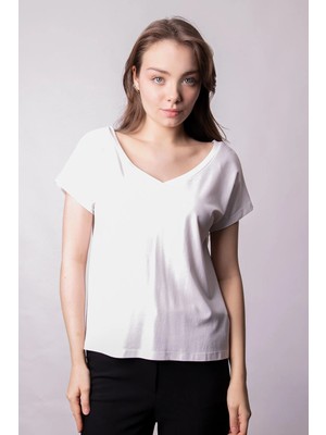 Jument Likralı Şık Span Kumaş Ön Arka V Yaka Düşük Omuzlu Bluz-Beyaz