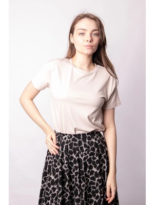 Jument Kadın Sıfır Yaka Kırışmaz Span Karışımlı Şık Kısa Kol Likralı T-shirt Bluz-Bej