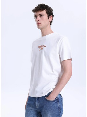 Mustang Bisiklet Yaka Baskılı Ekru Erkek T-Shirt M6SM-TST1573