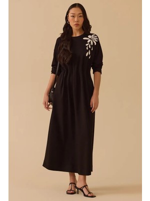 Seçil Kadın Nakışlı Bel Büzgülü Elbise - Siyah