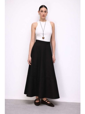 Mizalle Pamuklu Evaze Volanlı Maksi Siyah Etek