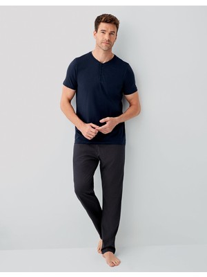 Arnetta Erkek Lacivert 3’lü Kutulu Pijama Takımı %100 Pamuk – Kısa Kollu Düğmeli Üst & Uzun Cepli Alt ve Cepli Şort Set