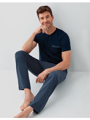 Arnetta Erkek %100 Pamuk Düğmeli Yaka Pijama Takımı – Kısa Kollu Düğmeli Yaka Üst & Cepli Desenli Uzun Alt
