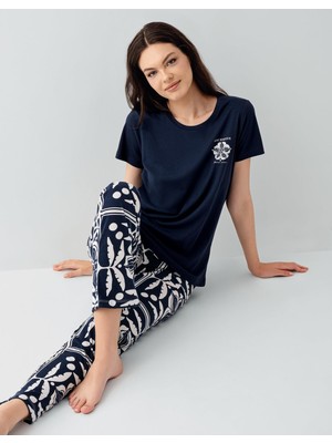 Arnetta Kadın Modal Pijama Takımı %50 Pamuk %50 Modal – Kısa Kollu Üst & Desenli Alt, Ev Giyimi