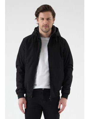 Level High Erkek Kapüşonlu Siyah Yağmurluk, Hafif Dolgulu, Suya Dayanıklı ve Rüzgar Korumalı