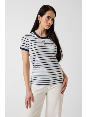 Guess Kadın Jersey Modal Karışımlı Slim Fit T-Shirt - Krem/mavi