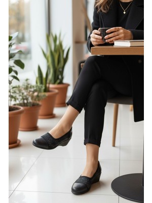 Enoch Kadın Siyah Kristal Işıltılı Ortopedik Hakiki Deri Comfort Dolgu Taban Babet