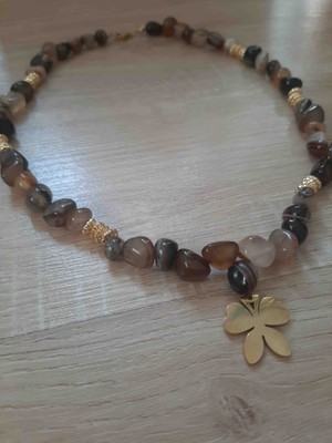 Shine Elagance Doğaltaş Lokum Akik Kahvenin En Güzel Tonlarıyla Ucunda Çelik Yonca ve Kapamaları Çelik Kadın Kolye Hediyelik