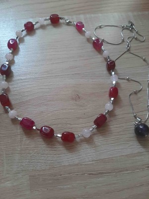 Shine Elagance Doğaltaş Pembe Şeker Akik Aralarda Pembe Kuvars Aşk Taşı ve Yanında Gümüş Rengi Çelik Zincir 2'li Kadın Kolye Hediyelik