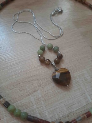 Shine Elagance Doğaltaş Kaplangözü ve Yeşim Taşıyla Kombin Edilmiş Yanında Çelik Gümüş Rengi Zincir Ucunda Kalp Kaplangözü 2'li Kadın Kolye