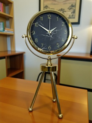 Karahanbey Gold & Black Uyumlu Üç Ayaklı Metal Masa Saati