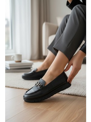 Enoch Hakiki Deri Siyah Lazer Perfore Detaylı Ortopedik Maskülen Babet