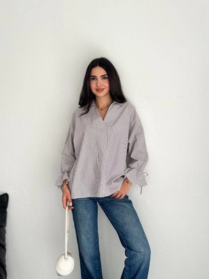 İsmiyle Al Arkası Asimetrik Yırtmaç Kesim Detaylı Cizgili Bluz Gömlek - Gri