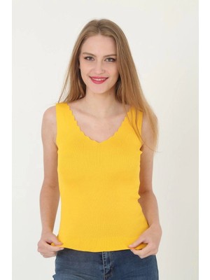 İsmiyle Al Kadın V Yaka Fırfır Detay Crop - Sarı