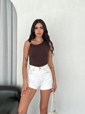 İsmiyle Al Osy Modal Yumuşak Dokulu Kumaş Bisiklet Yaka Kadın Sıfır Kol Bluz Omuz Toka Aksesuar Detaylı -