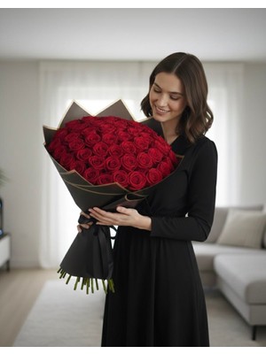 Kamira Aşkın En Saf Hali: 100 Adet Lüks Kırmızı Gül Buketi