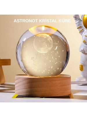 Ahşap Tabanlı 3D Astronot Küre Lamba Çocuk Odası ve Masa Üstü Dekor Midastech